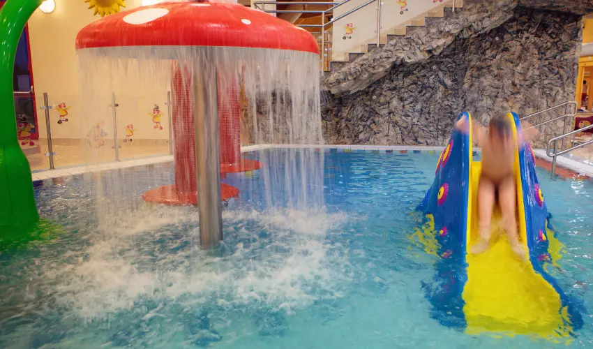 Vulkán Wellness Hotel és Kemping Celldömölk - Pihenés a Vulkán Fürdő Resort mobilházaiban - félpanzióval, fürdőhasználattal (min. 4 éj)