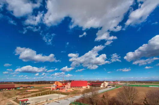 Vulk�n Wellness Hotel �s Kemping - Pihen�s a Vulk�n F�rd� Resort mobilh�zaiban - reggelivel, f�rd�haszn�lattal (min. 2 �j)