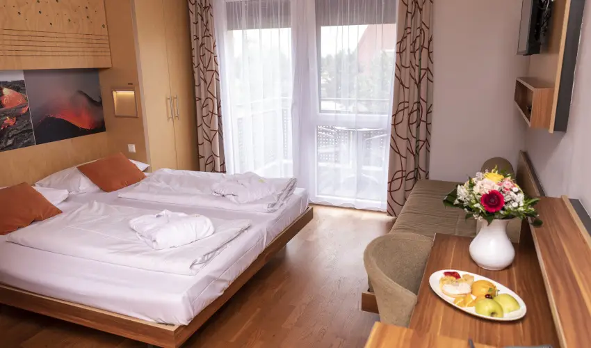 Vulkán Wellness Hotel és Kemping Celldömölk - Pihenés a Vulkán Fürdő Resort mobilházaiban - félpanzióval, fürdőhasználattal (min. 4 éj)