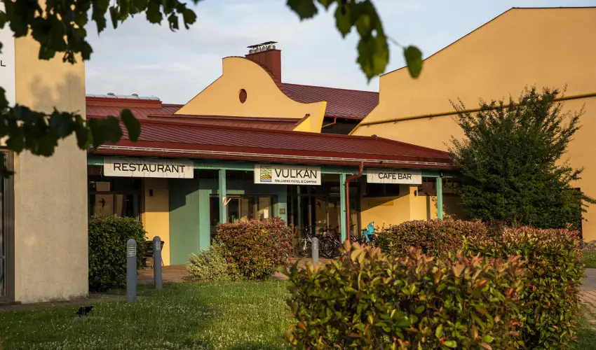 Vulkán Wellness Hotel és Kemping Celldömölk - Pihenés a Vulkán Fürdő Resort mobilházaiban - félpanzióval, fürdőhasználattal (min. 4 éj)