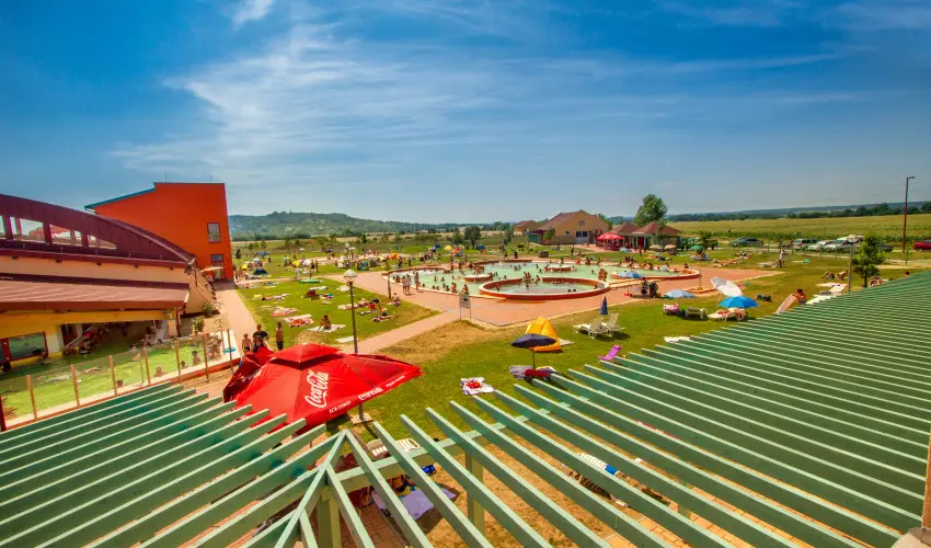 Vulkán Wellness Hotel és Kemping Celldömölk - Pihenés a Vulkán Fürdő Resort mobilházaiban - félpanzióval, fürdőhasználattal (min. 4 éj)