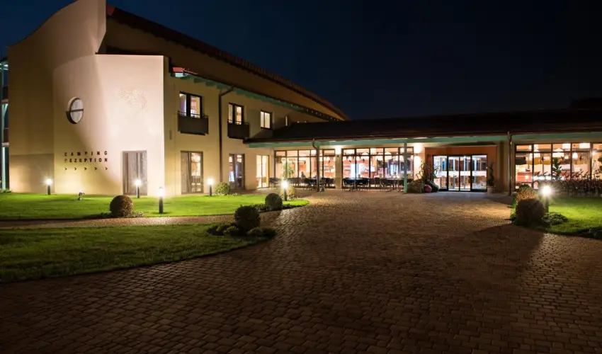 Vulkán Wellness Hotel és Kemping Celldömölk - Pihenés a Vulkán Fürdő Resort mobilházaiban - félpanzióval, fürdőhasználattal (min. 4 éj)