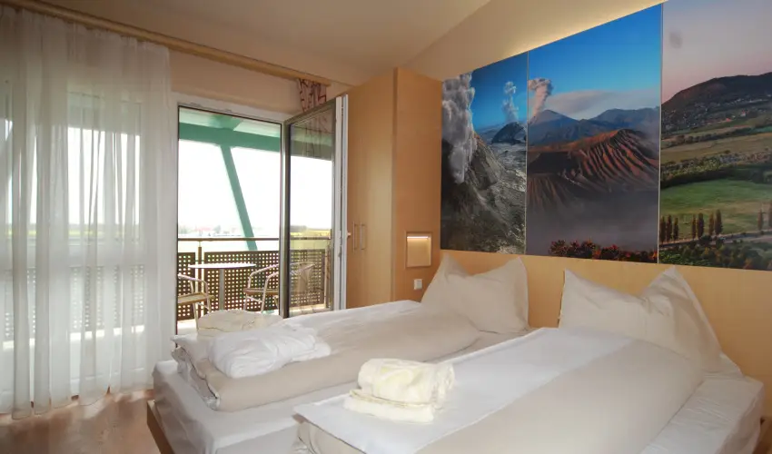 Vulkán Wellness Hotel és Kemping Celldömölk - Pihenés a Vulkán Fürdő Resort mobilházaiban - félpanzióval, fürdőhasználattal (min. 4 éj)