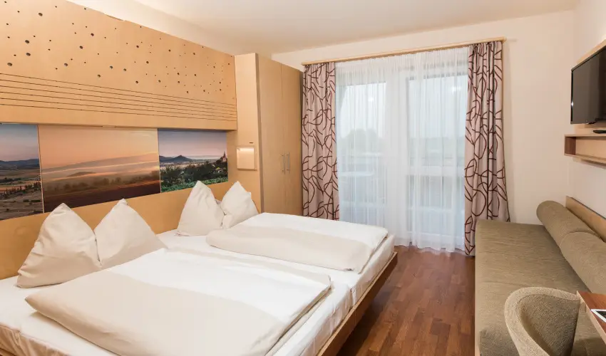 Vulkán Wellness Hotel és Kemping Celldömölk - Pihenés a Vulkán Fürdő Resort mobilházaiban - félpanzióval, fürdőhasználattal (min. 4 éj)