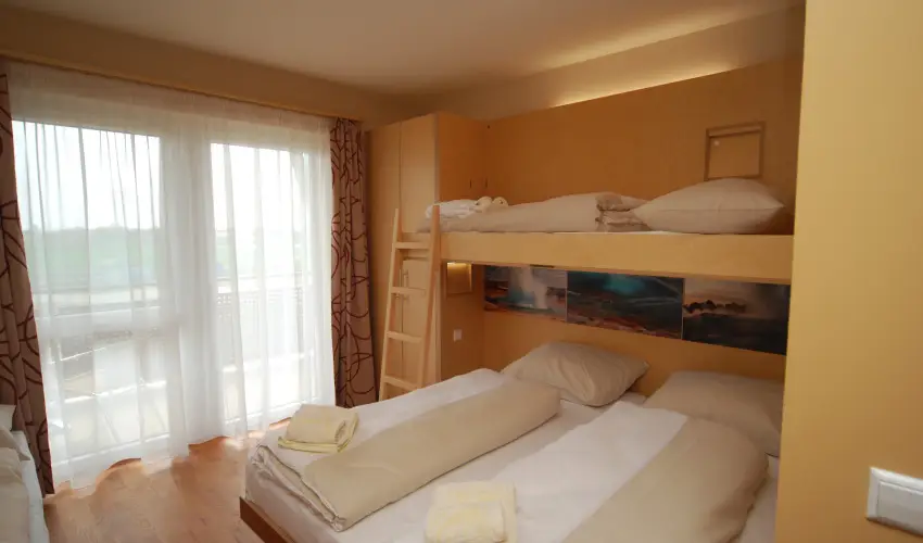 Vulkán Wellness Hotel és Kemping Celldömölk - Pihenés a Vulkán Fürdő Resort mobilházaiban - félpanzióval, fürdőhasználattal (min. 4 éj)