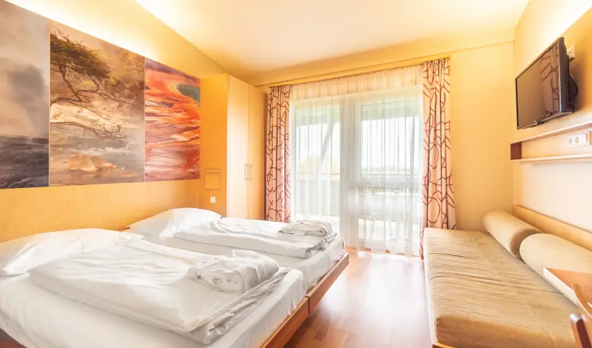 Vulkán Wellness Hotel és Kemping Celldömölk - Pihenés a Vulkán Fürdő Resort mobilházaiban - félpanzióval, fürdőhasználattal (min. 4 éj)