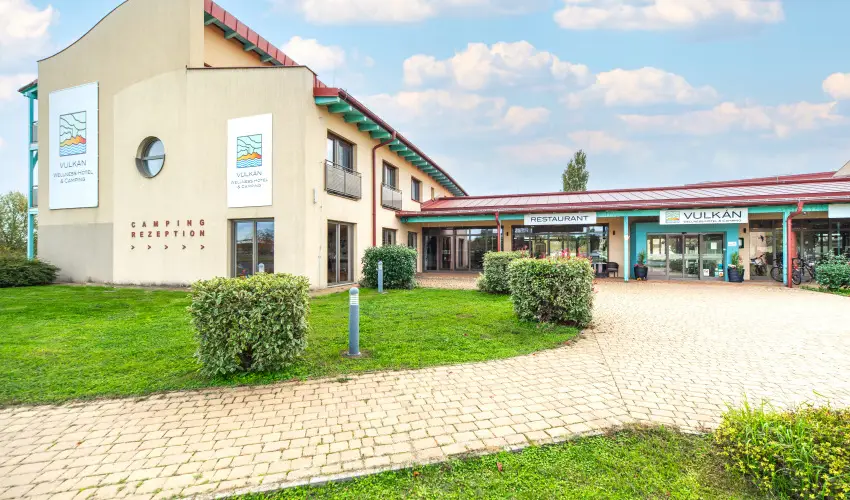 Vulkán Wellness Hotel és Kemping Celldömölk - Pihenés a Vulkán Fürdő Resort mobilházaiban - félpanzióval, fürdőhasználattal (min. 4 éj)