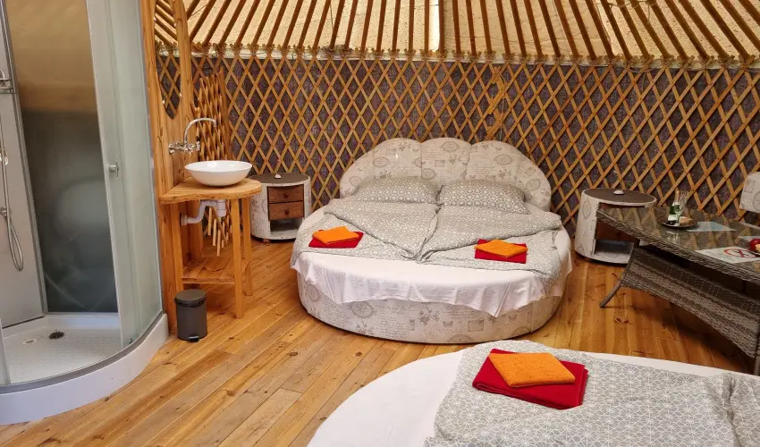 Jurta Spirit Hotel Balatongyrk - Pihentet feltltds (1 jtl)