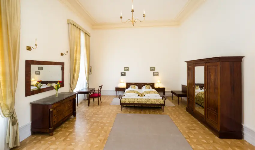 Krolyi Kastly Hotel & Restaurant  Fehrvrcsurg - Napi szobar flpanzival (1 jtl)