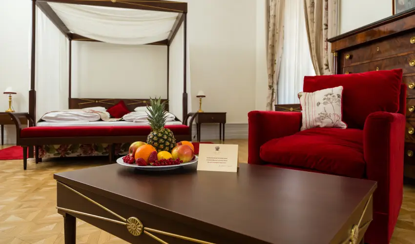 Krolyi Kastly Hotel & Restaurant  Fehrvrcsurg - Napi szobar flpanzival (1 jtl)