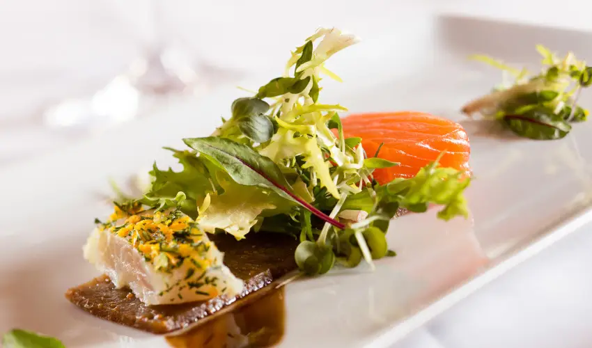 Krolyi Kastly Hotel & Restaurant  Fehrvrcsurg - Napi szobar flpanzival (1 jtl)