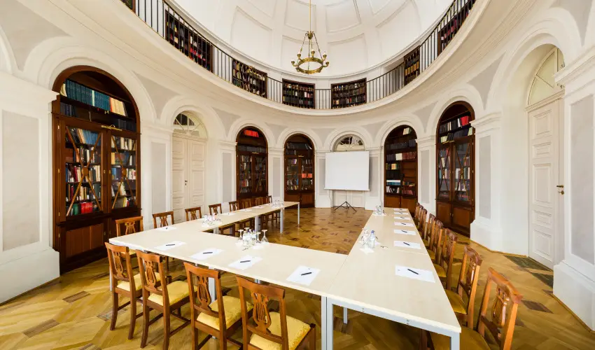 Krolyi Kastly Hotel & Restaurant  Fehrvrcsurg - Napi szobar flpanzival (1 jtl)