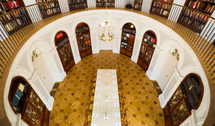 Krolyi Kastly Hotel & Restaurant  Fehrvrcsurg - Napi szobar flpanzival (1 jtl)