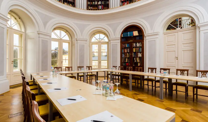 Krolyi Kastly Hotel & Restaurant  Fehrvrcsurg - Napi szobar flpanzival (1 jtl)