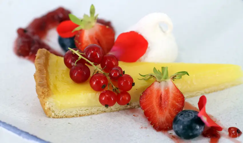 Krolyi Kastly Hotel & Restaurant  Fehrvrcsurg - Napi szobar flpanzival (1 jtl)