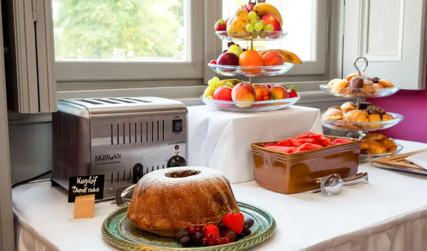 Krolyi Kastly Hotel & Restaurant  Fehrvrcsurg - Napi szobar flpanzival (1 jtl)