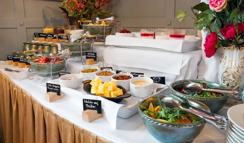 Krolyi Kastly Hotel & Restaurant  Fehrvrcsurg - Napi szobar flpanzival (1 jtl)