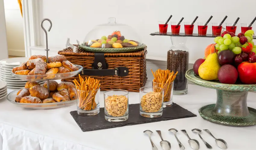 Krolyi Kastly Hotel & Restaurant  Fehrvrcsurg - Napi szobar flpanzival (1 jtl)