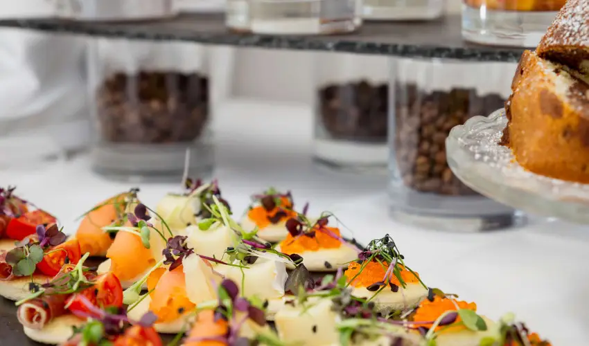 Krolyi Kastly Hotel & Restaurant  Fehrvrcsurg - Napi szobar flpanzival (1 jtl)