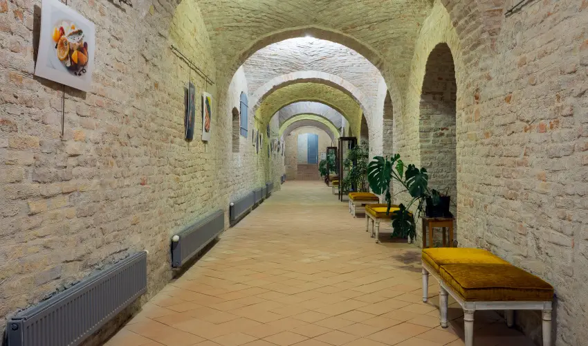 Krolyi Kastly Hotel & Restaurant  Fehrvrcsurg - Napi szobar flpanzival (1 jtl)