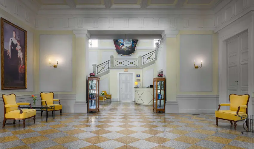 Krolyi Kastly Hotel & Restaurant  Fehrvrcsurg - Napi szobar flpanzival (1 jtl)