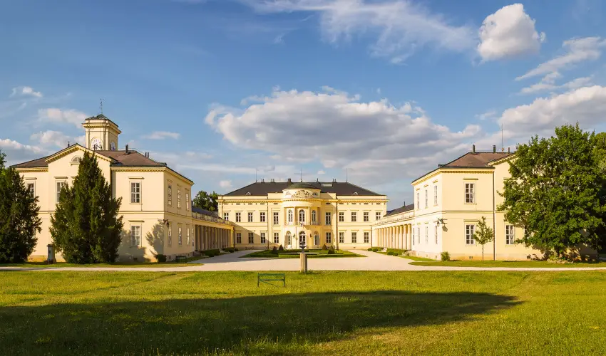 Krolyi Kastly Hotel & Restaurant  Fehrvrcsurg - Napi szobar flpanzival (1 jtl)