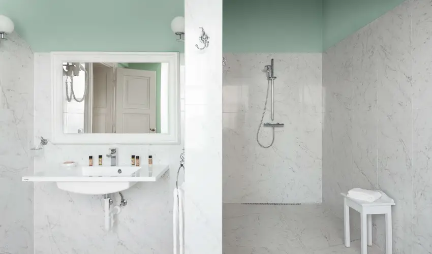 Krolyi Kastly Hotel & Restaurant  Fehrvrcsurg - Napi szobar flpanzival (1 jtl)