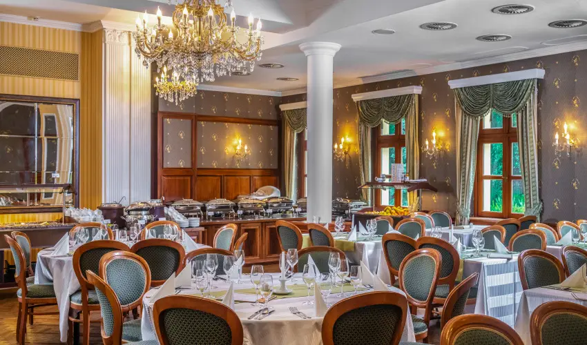 Kast�lyhotel Sasv�r Par�dsasv�r - Kast�ly�lm�nyek 1 �jszak�t�l