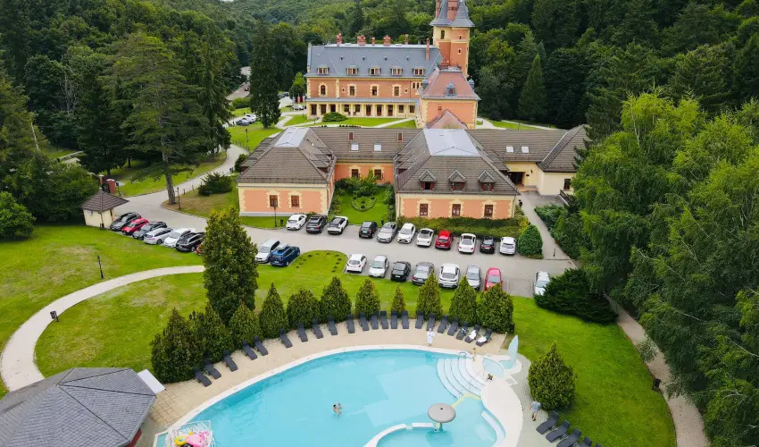 Kast�lyhotel Sasv�r Par�dsasv�r - Kast�ly�lm�nyek 1 �jszak�t�l