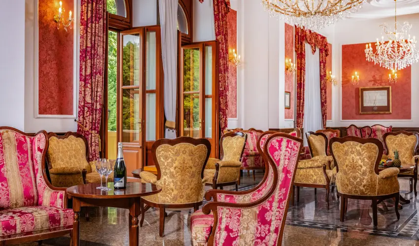 Kast�lyhotel Sasv�r Par�dsasv�r - Kast�ly�lm�nyek 1 �jszak�t�l