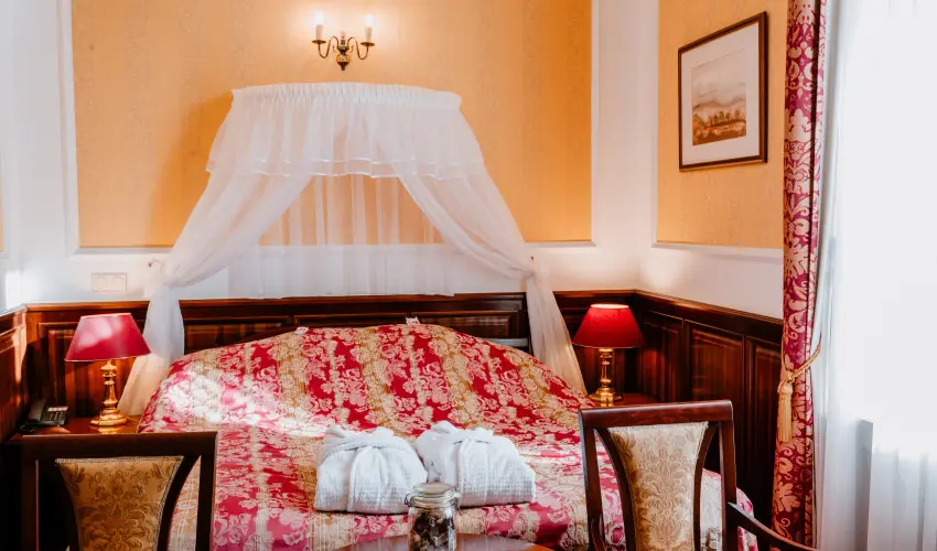 Kast�lyhotel Sasv�r Par�dsasv�r - Kast�ly�lm�nyek 1 �jszak�t�l