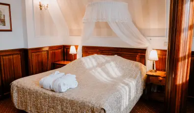 Kast�lyhotel Sasv�r Par�dsasv�r