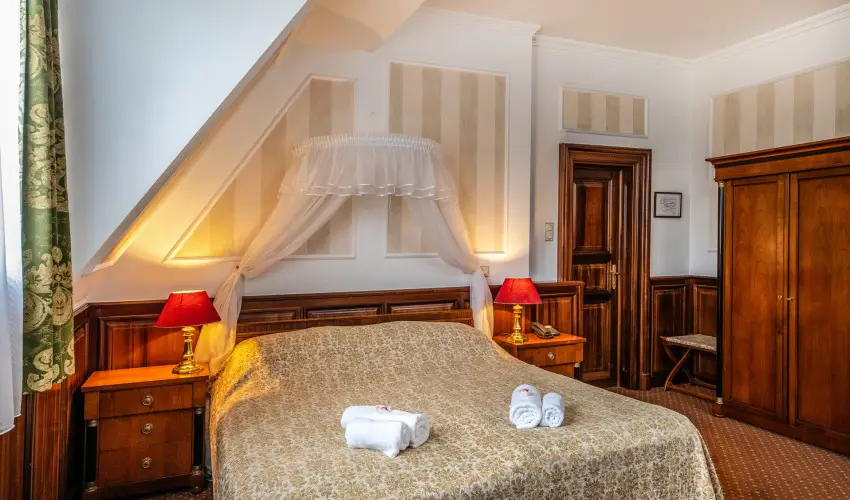 Kast�lyhotel Sasv�r Par�dsasv�r - Kast�ly�lm�nyek 1 �jszak�t�l