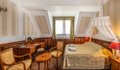 Kast�lyhotel Sasv�r Par�dsasv�r