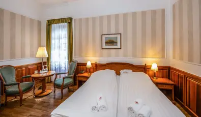 Kast�lyhotel Sasv�r Par�dsasv�r