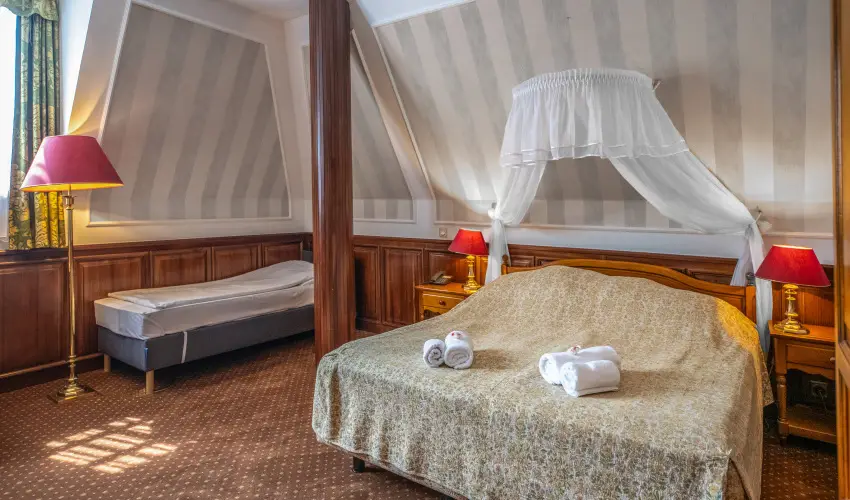 Kast�lyhotel Sasv�r Par�dsasv�r - Kast�ly�lm�nyek 1 �jszak�t�l