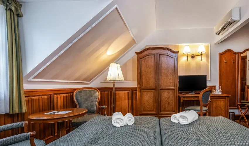 Kast�lyhotel Sasv�r Par�dsasv�r - Kast�ly�lm�nyek 1 �jszak�t�l