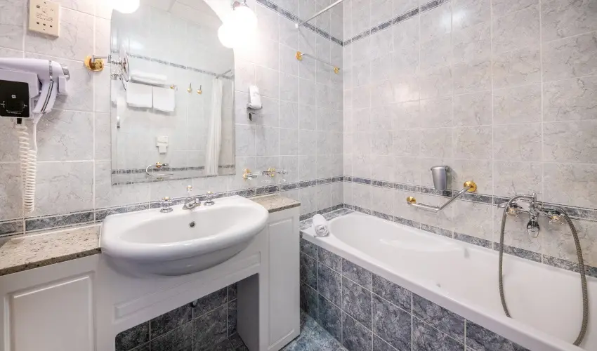 Kast�lyhotel Sasv�r Par�dsasv�r - Kast�ly�lm�nyek 1 �jszak�t�l