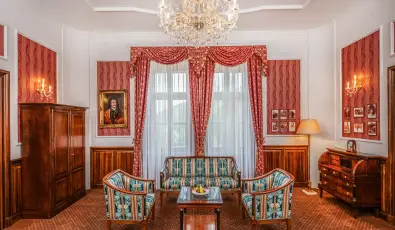 Kast�lyhotel Sasv�r Par�dsasv�r
