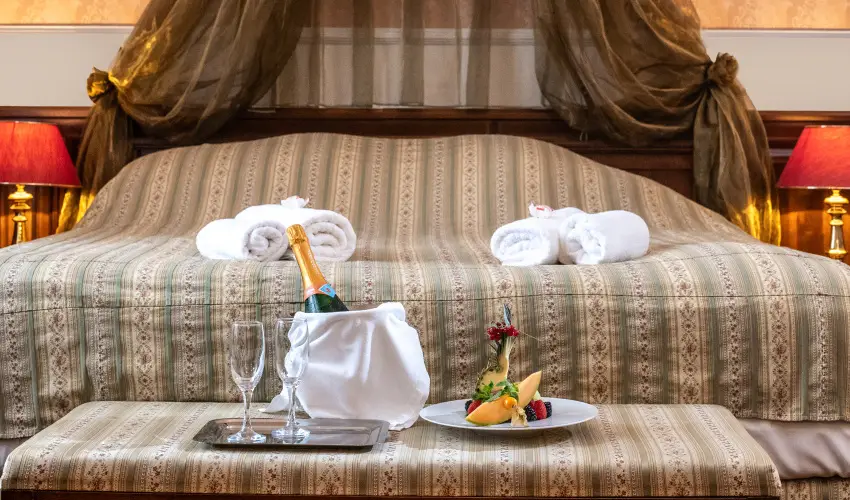 Kast�lyhotel Sasv�r Par�dsasv�r - Kast�ly�lm�nyek 1 �jszak�t�l