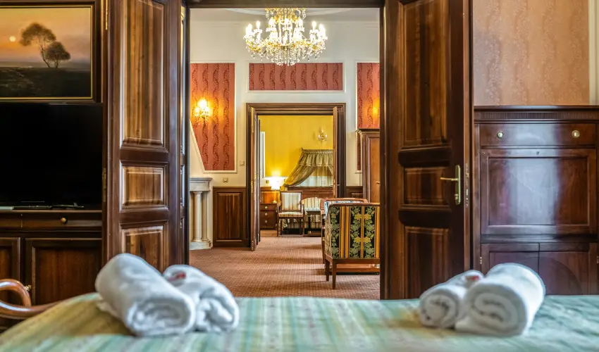 Kast�lyhotel Sasv�r Par�dsasv�r - Kast�ly�lm�nyek 1 �jszak�t�l