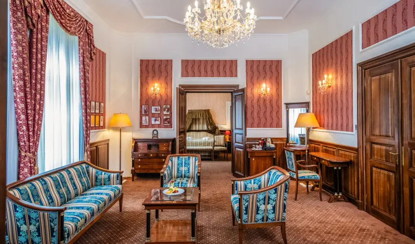 Kast�lyhotel Sasv�r Par�dsasv�r - Kast�ly�lm�nyek 1 �jszak�t�l