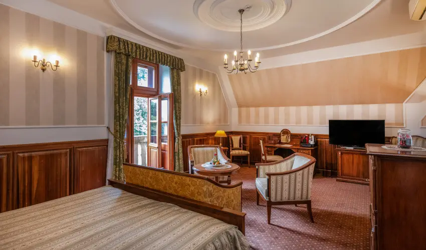Kast�lyhotel Sasv�r Par�dsasv�r - Kast�ly�lm�nyek 1 �jszak�t�l