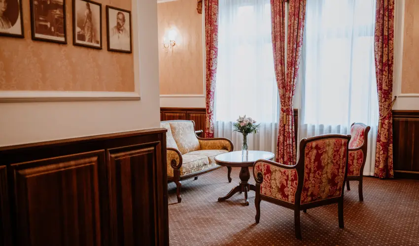 Kast�lyhotel Sasv�r Par�dsasv�r - Kast�ly�lm�nyek 1 �jszak�t�l