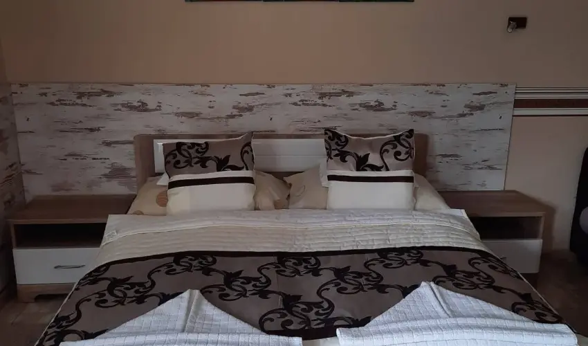 Kk Laguna Wellness Apartmanok Egerszalk - Kedvezmnyes r csaldok rszreak reggelivel (1 jtl)