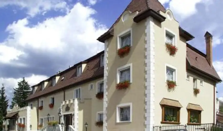 Kikelet Club Hotel Miskolctapolca - Kedvezmnyes r csaldok rszreak flpanzis elltssal (1 jtl)