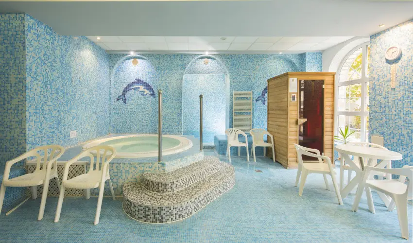 Kikelet Club Hotel Miskolctapolca - Kedvezmnyes r csaldok rszreak flpanzis elltssal (1 jtl)