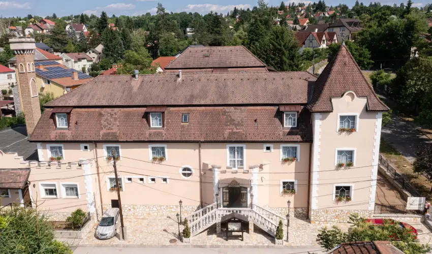 Kikelet Club Hotel Miskolctapolca - Kedvezmnyes r csaldok rszreak flpanzis elltssal (1 jtl)