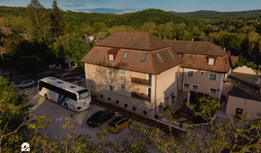 Kikelet Club Hotel Miskolctapolca - Kedvezm�nyes �r csal�dok r�sz�reak reggelis ell�t�ssal (1 �jt�l)