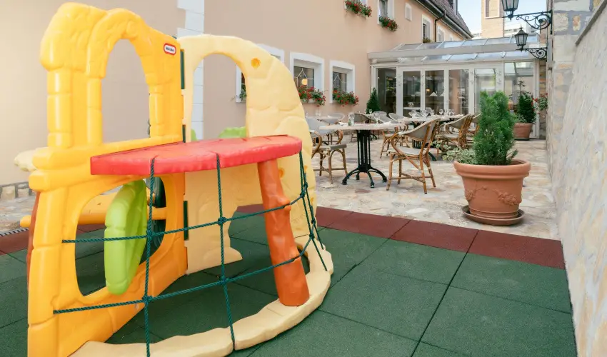 Kikelet Club Hotel Miskolctapolca - Kedvezm�nyes �r csal�dok r�sz�reak reggelis ell�t�ssal (1 �jt�l)